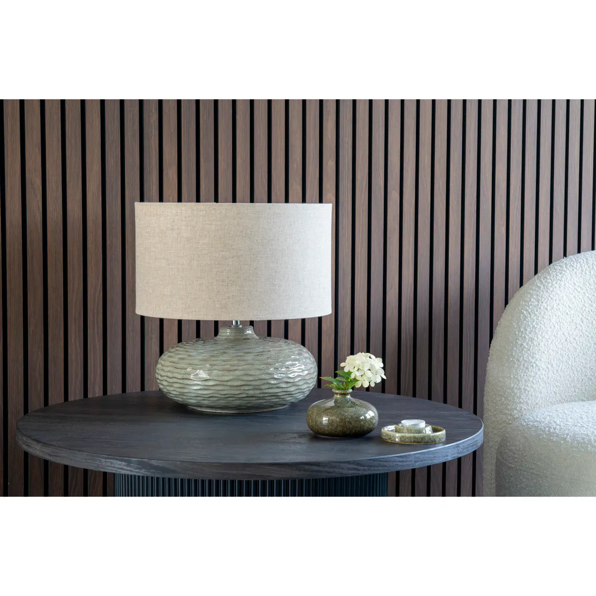 Oldham bordlampe keramikk grønn, linfarget tekstilskjerm (36x36)