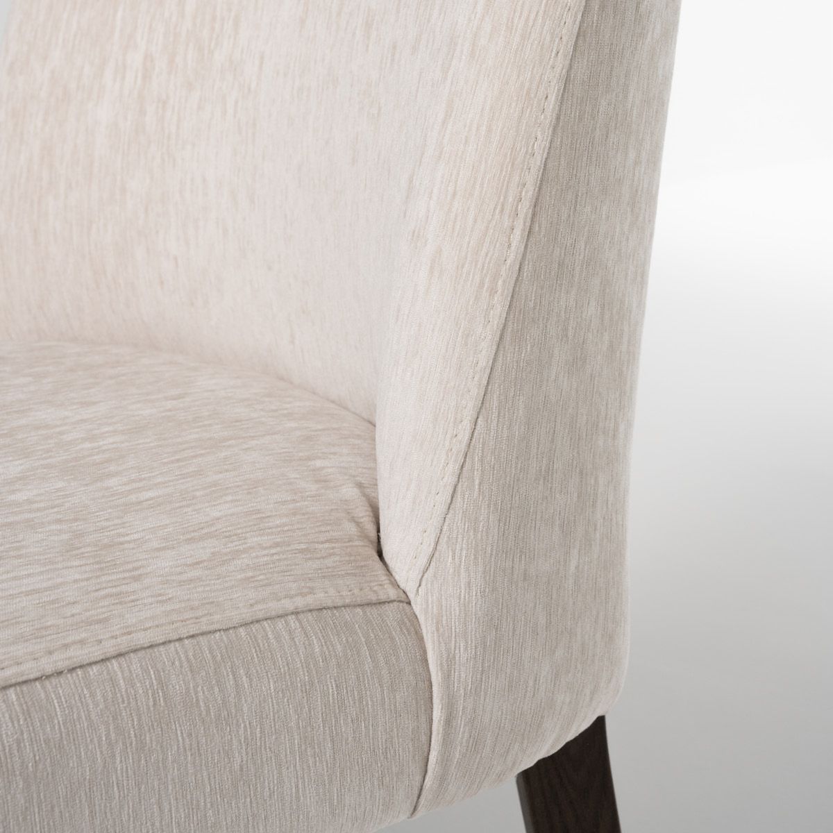 Embla spisestol (Bosten krem) røkt eik ben