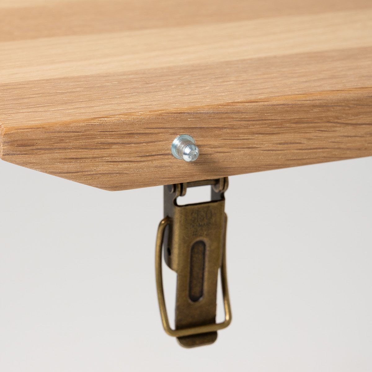 Aspen rundt spisebord ø140 (240) med 2 tilleggsplater hvitoljet heltre eik